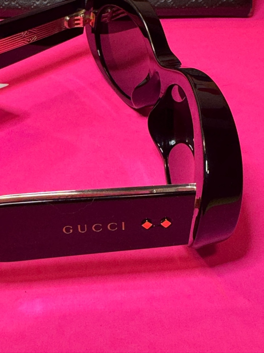 Gucci Black Oval Women's Sunglasses size 54/17 with Black GG Case - Picture 8 of 13